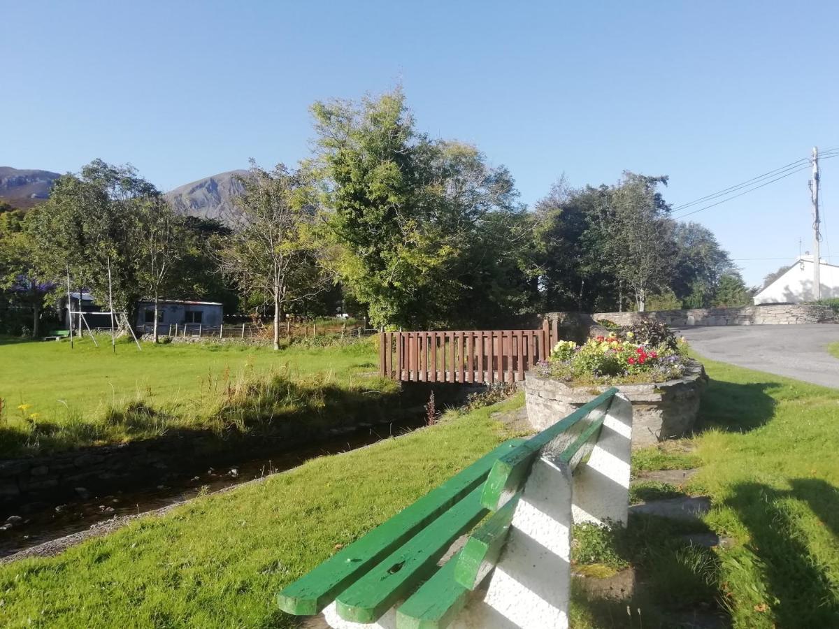 Pier Road Cottage, Croagh Patrick Уестпорт Екстериор снимка