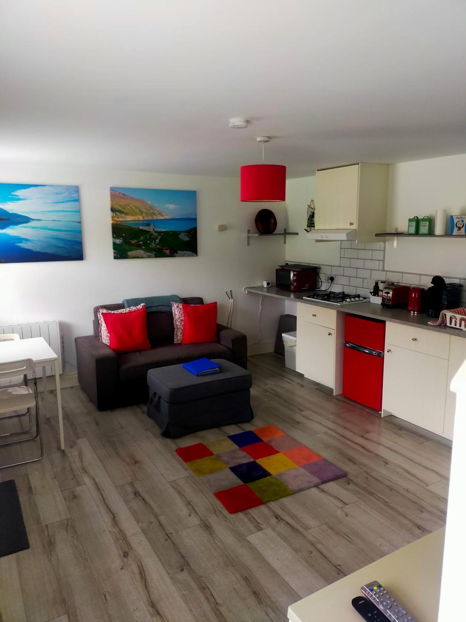 Pier Road Cottage, Croagh Patrick Уестпорт Екстериор снимка